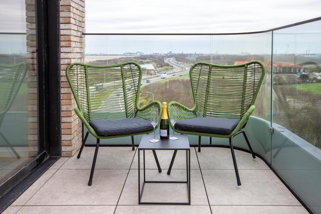 Modern En Gezellig Appartement Vlak Aan Het Strand บลังเคนเบอร์เก ภายนอก รูปภาพ